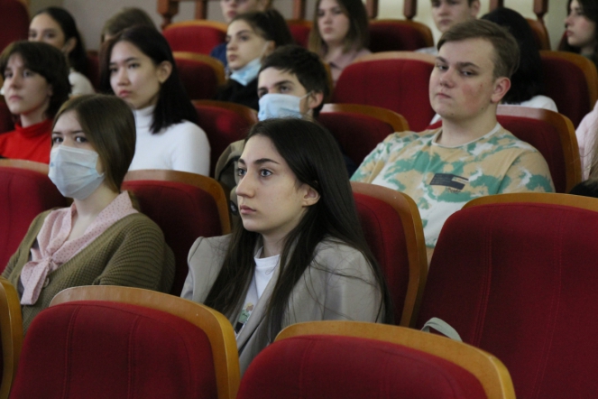 Ямальские школьники посетили Педиатрический университет 7