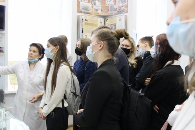 Школьники Санкт-Петербурга посетили СПбГПМУ 25