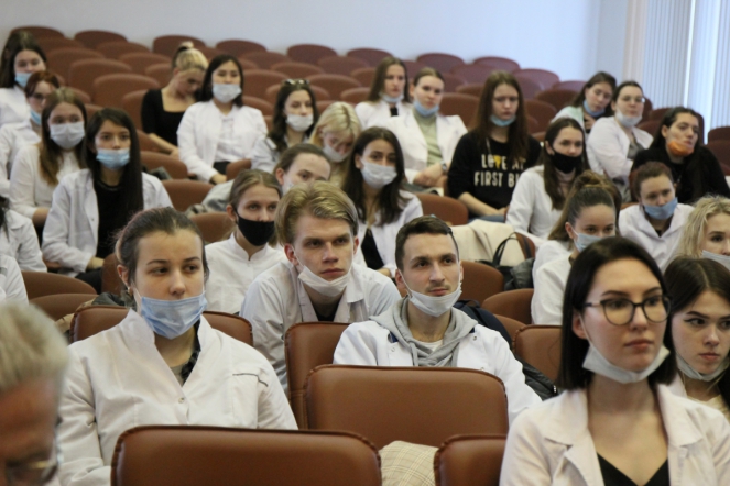 Студенты СПбГПМУ встретились с сотрудниками Роспотребнадзора 18