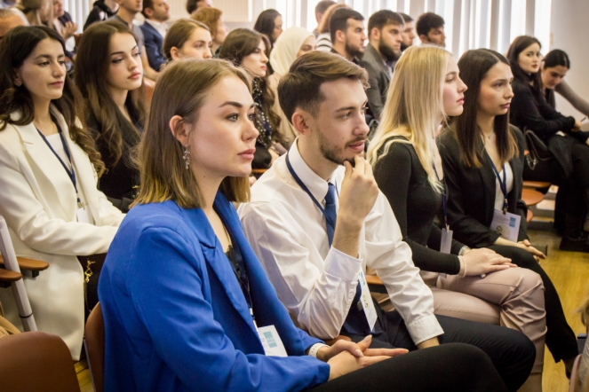 В СПбГПМУ началась студенческая конференция по хирургии 48