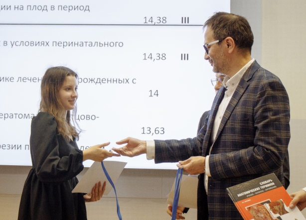 В СПбГПМУ подвели итоги студенческой конференции по хирургии 64