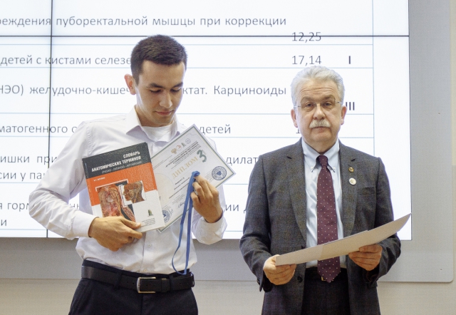 В СПбГПМУ подвели итоги студенческой конференции по хирургии 81