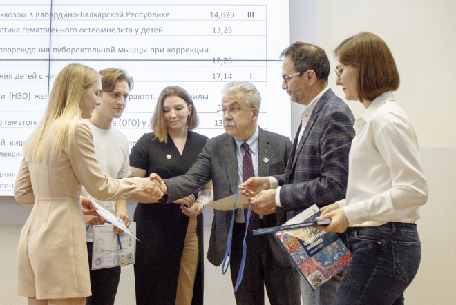 В СПбГПМУ подвели итоги студенческой конференции по хирургии 83