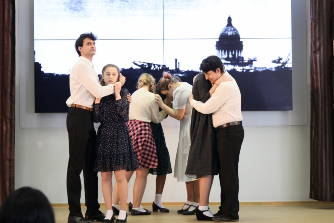 Студенты СПБГПМУ исполнили песни Победы 2