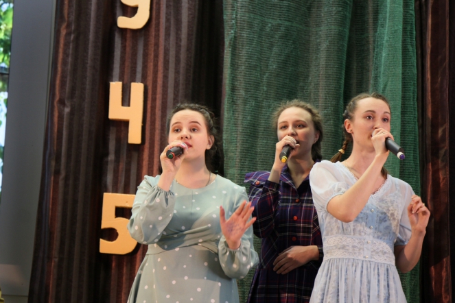 Студенты СПБГПМУ исполнили песни Победы 42