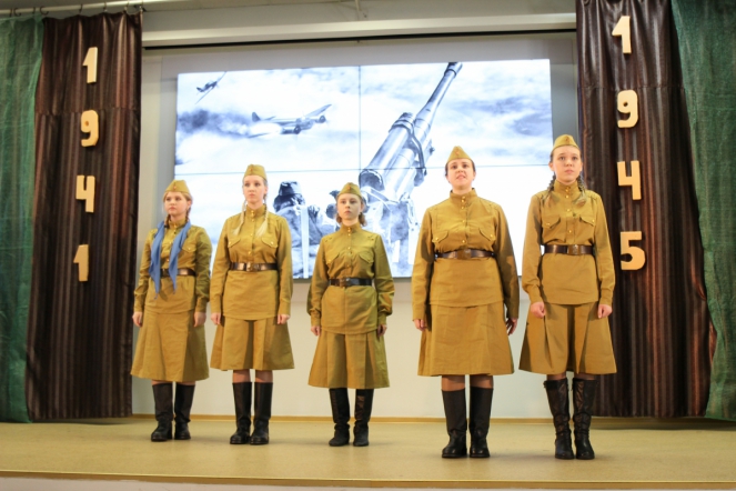 Студенты СПБГПМУ исполнили песни Победы 58