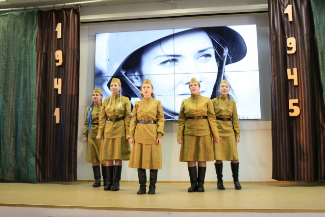 Студенты СПБГПМУ исполнили песни Победы 63