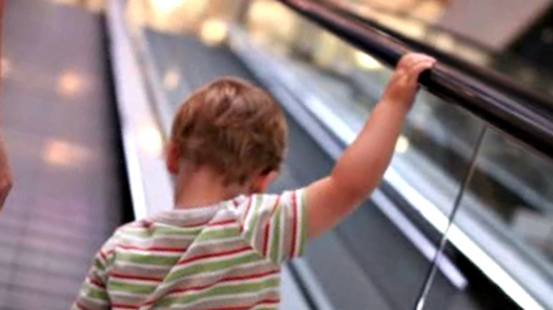 Микрохирурги СПбГПМУ восстановили палец ребенку из "Меги"