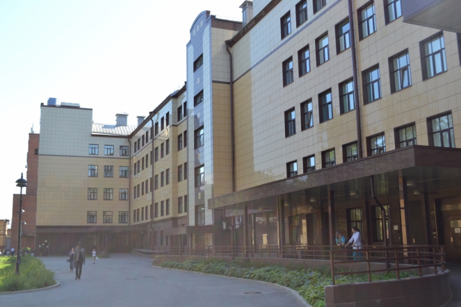 Родители маленькой пациентки из Грозного поблагодарили врачей СПбГПМУ