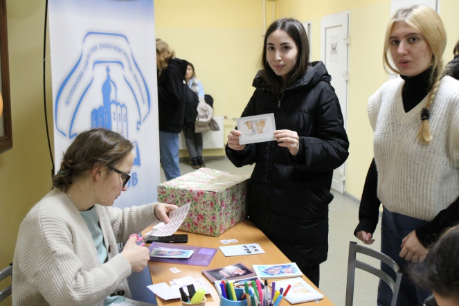 Студенты СПбГПМУ провели акцию ко Дню матери 2