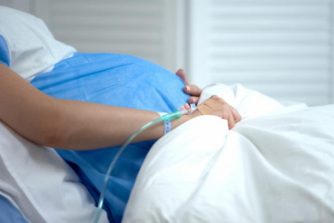 Заведующий кафедры госпитальной хирургии Педиатрического университета Михаил Ханевич успешно прооперировал беременную женщину, у которой диагностировали острую кишечную непроходимость