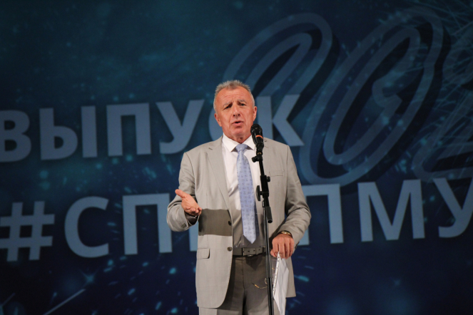 В Педиатрическом университете вручили дипломы выпускникам 17