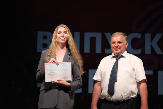 В Педиатрическом университете вручили дипломы выпускникам 93