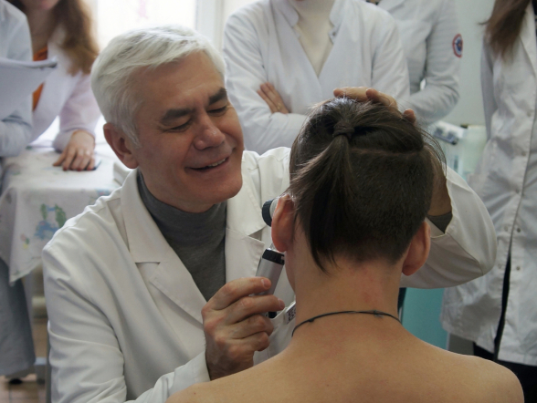 На кафедре дерматовенерологии открыли галерею акварелей середины XIX века 4